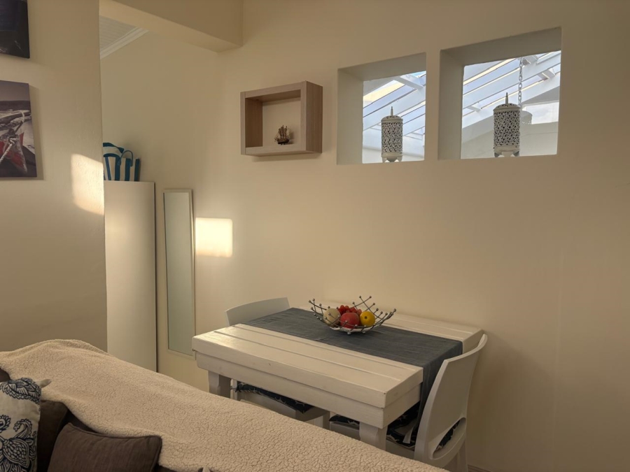To Let 1 Bedroom Property for Rent in Fish Hoek Western Cape